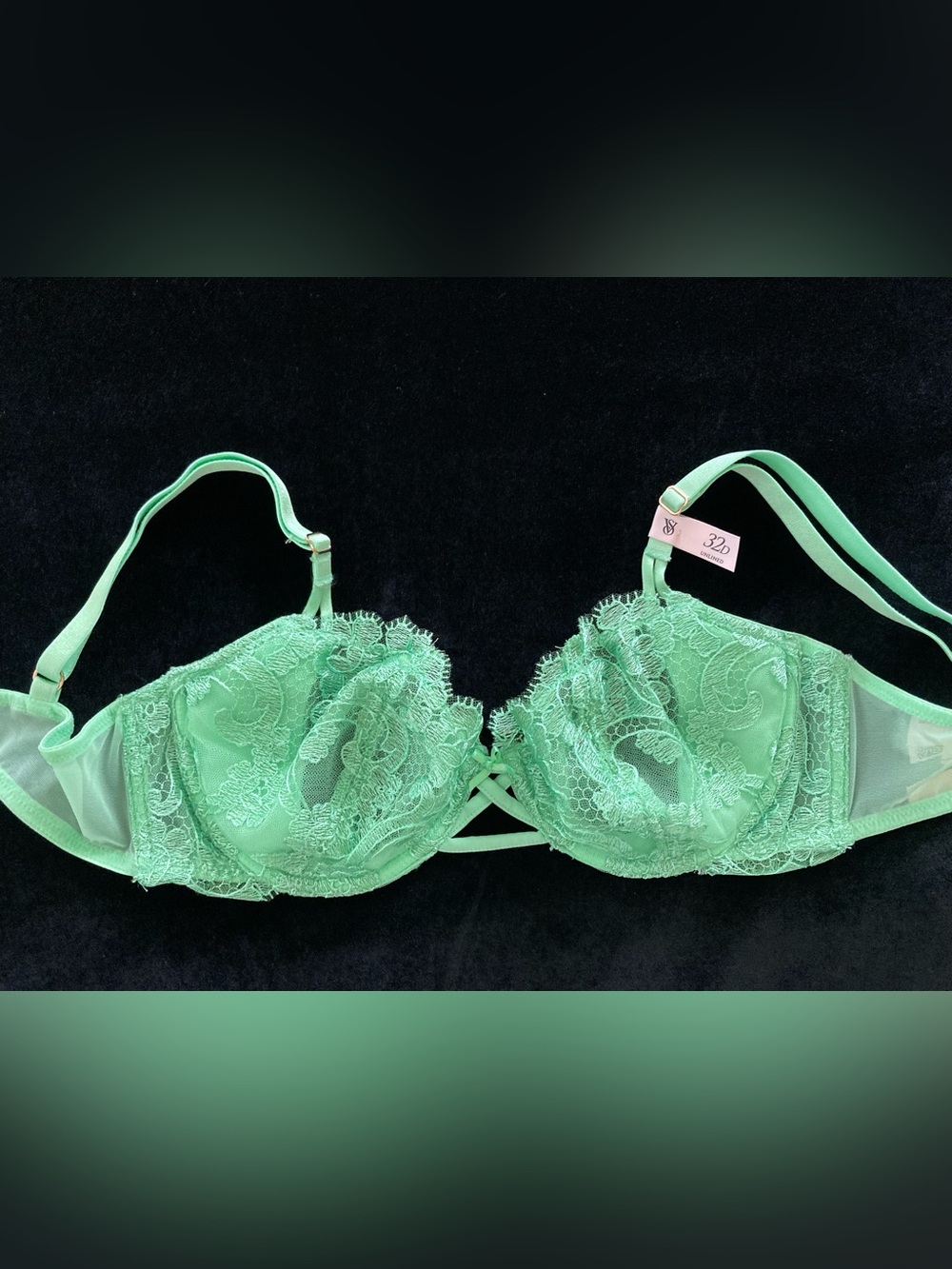 NWT Victoria’s Secret 32D DREAM ANGELS Push Up Without Padding Bra ~ Light Green